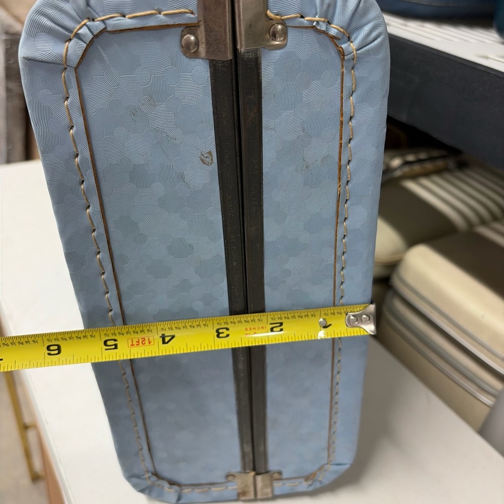 Vintage Style Blue and Cream Small Suitcase - Picture 8 of 9